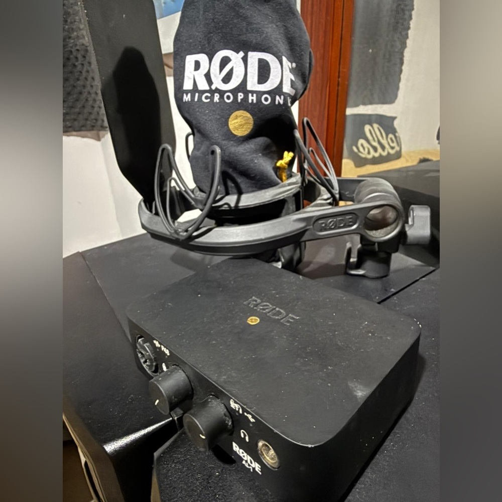 Rode NT1 1″ KIT Microphone With AI1 Audio Interface & SMR Shock Mount
